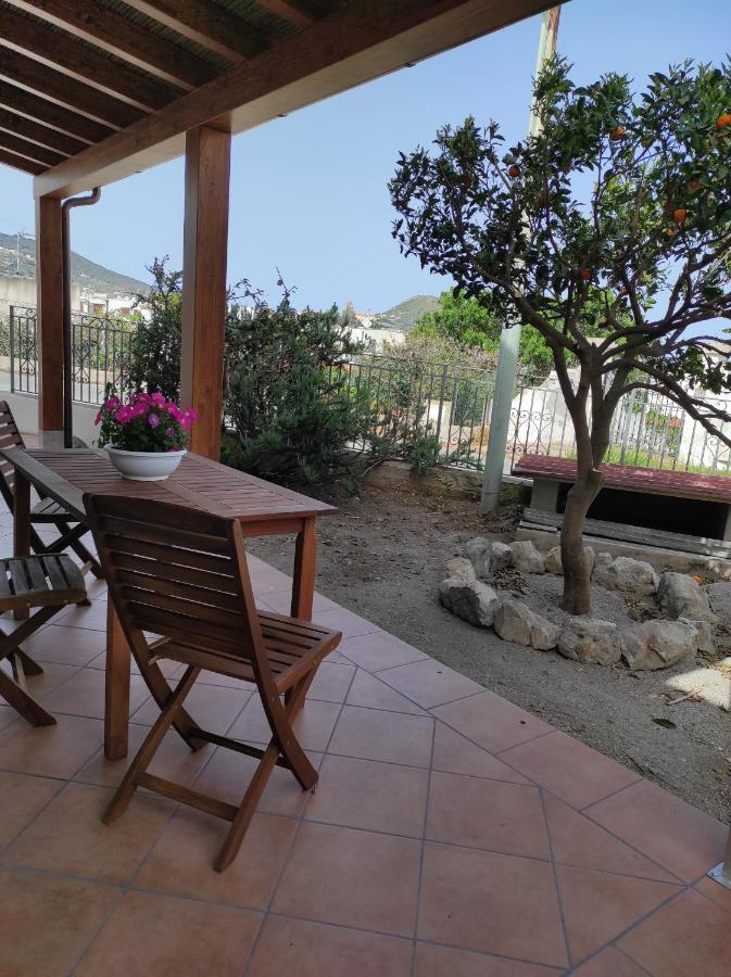 Holiday Home Mennulita Lipari  Exteriör bild
