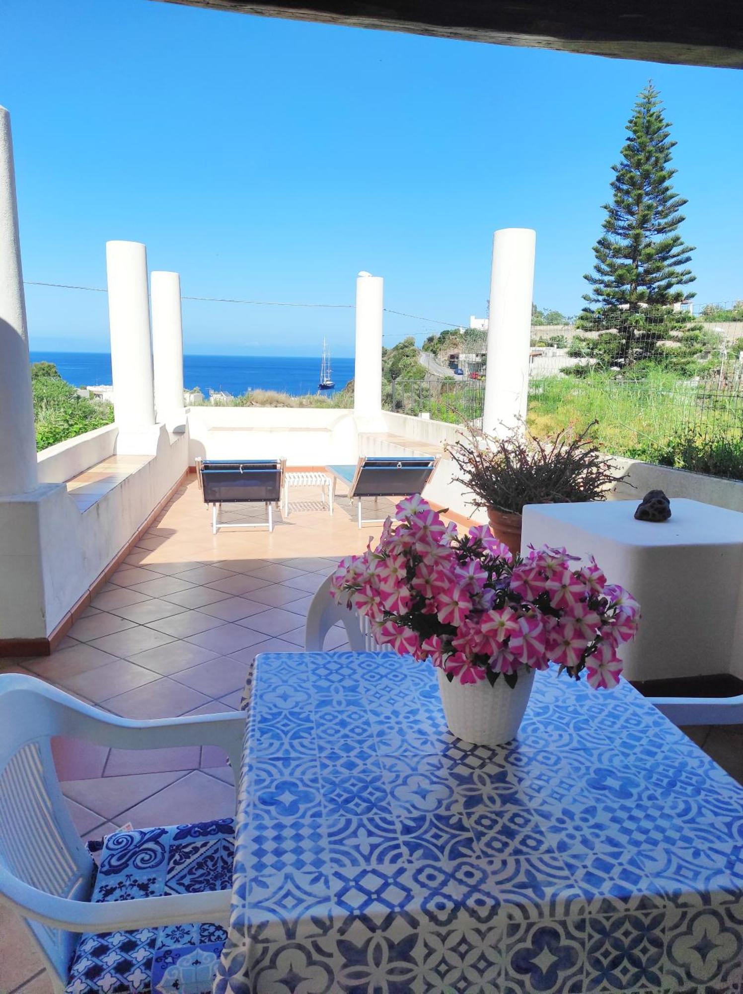 Holiday Home Mennulita Lipari  Rum bild