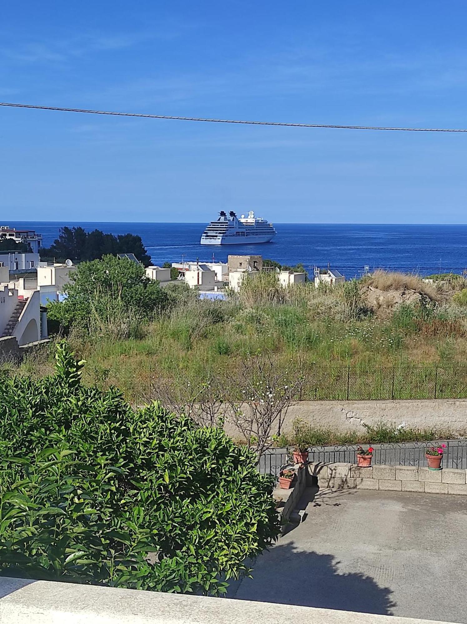 Holiday Home Mennulita Lipari  Exteriör bild