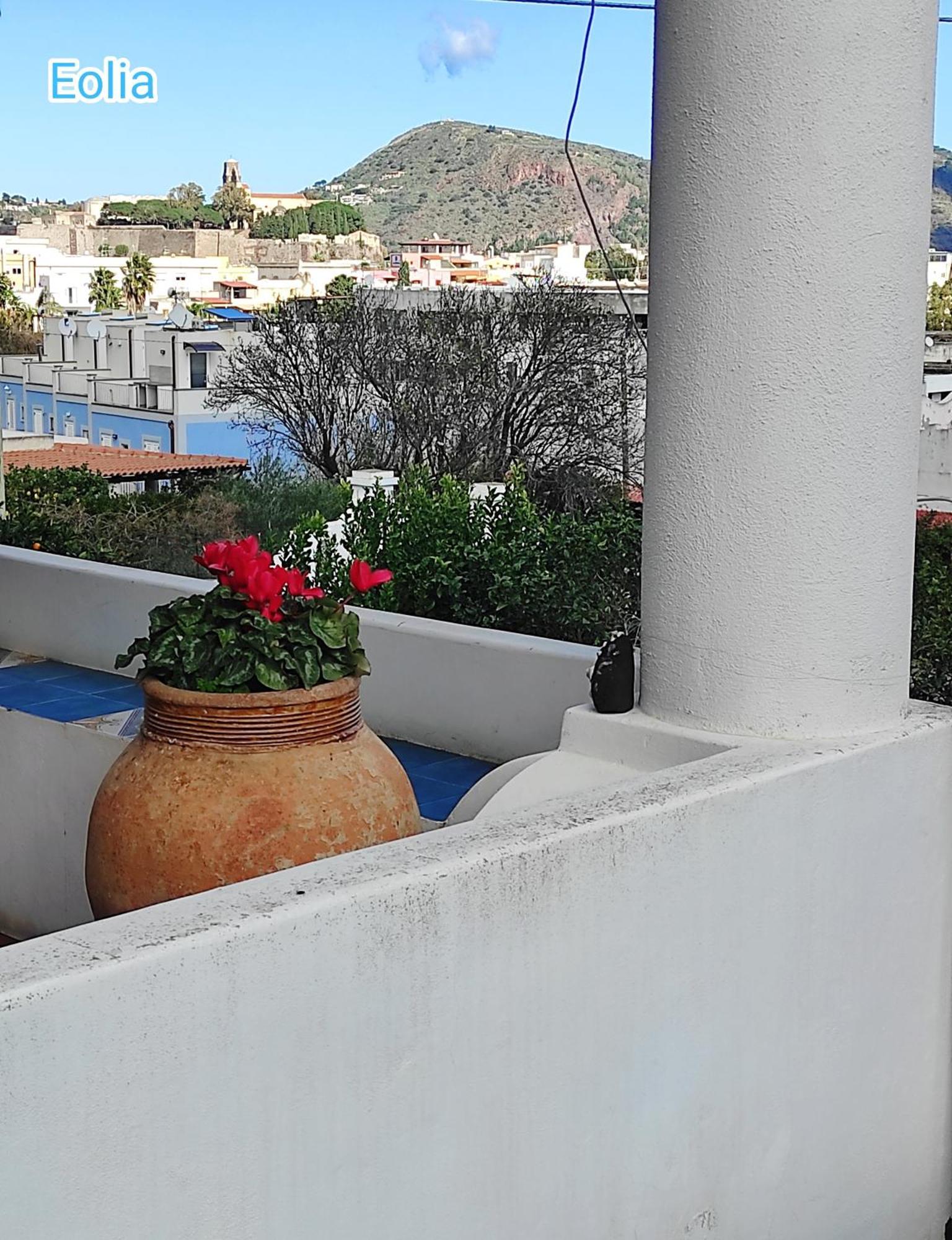Holiday Home Mennulita Lipari  Exteriör bild